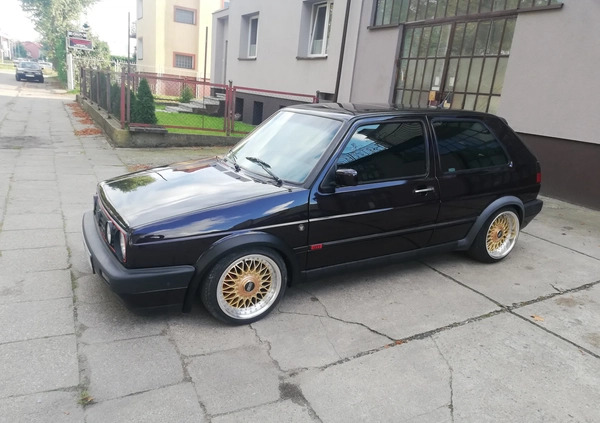 Volkswagen Golf cena 42000 przebieg: 136000, rok produkcji 1990 z Lębork małe 191